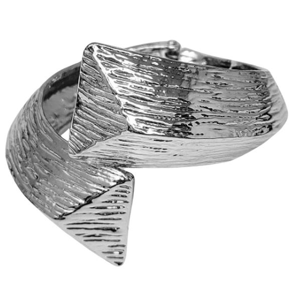 LINED TEXTURED METAL BAR BANGLE BRACELET