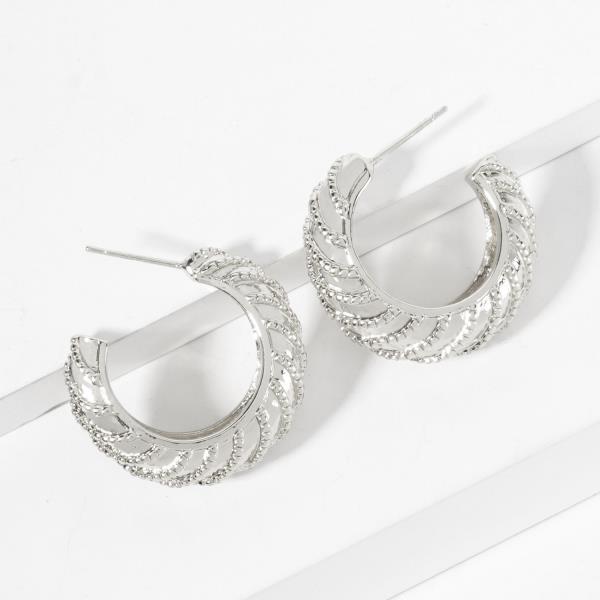 TEXTURED OPEN HOOP METAL EARRING