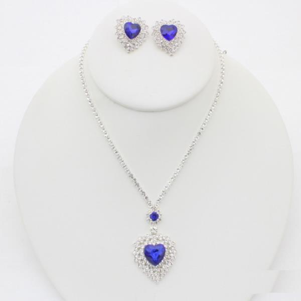 HEART PENDANT RHINESTONE NECKLACE