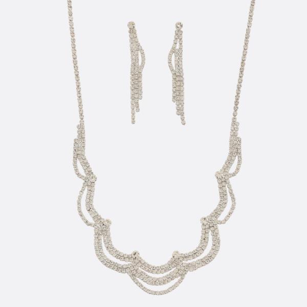 SCALLOPED EDGE RHINESTONE NECKLACE
