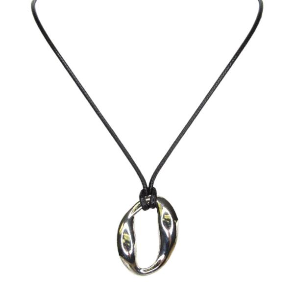 OVAL PENDANT NECKLACE