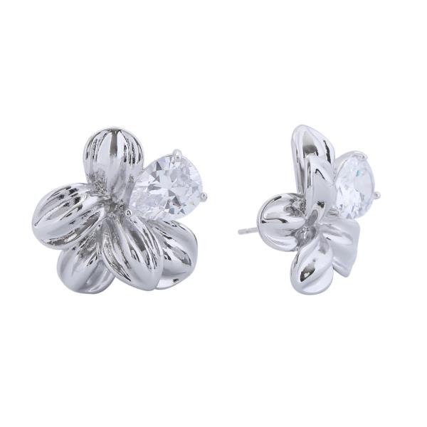 14K GOLD/WHITE GOLD DIPPED BLOSSOM STUD EARRINGS