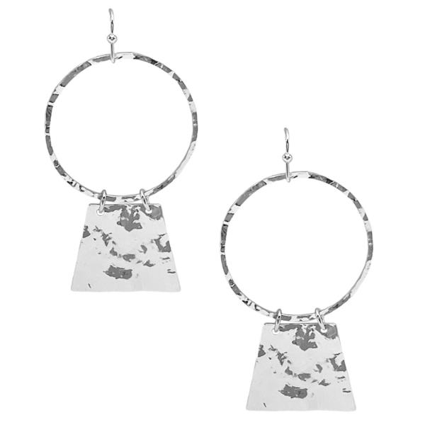 HAMMERED METAL ROUND DANGLE EARRING