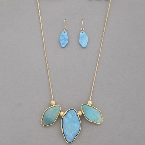 ORGANIC SHAPE STONE NECKLACE