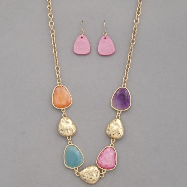 STONE HAMMERED METAL NECKLACE