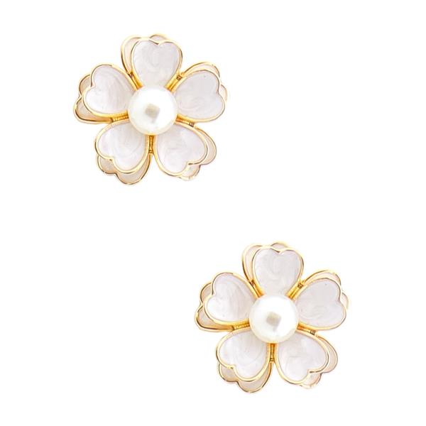 FLOWER PEARL BEAD CENTER EARRING