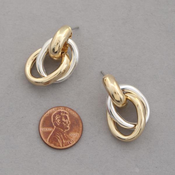 TWO TONE OVAL LINK METAL EARRING