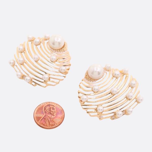 SEASHELL PEARL BEAD METAL EARRING