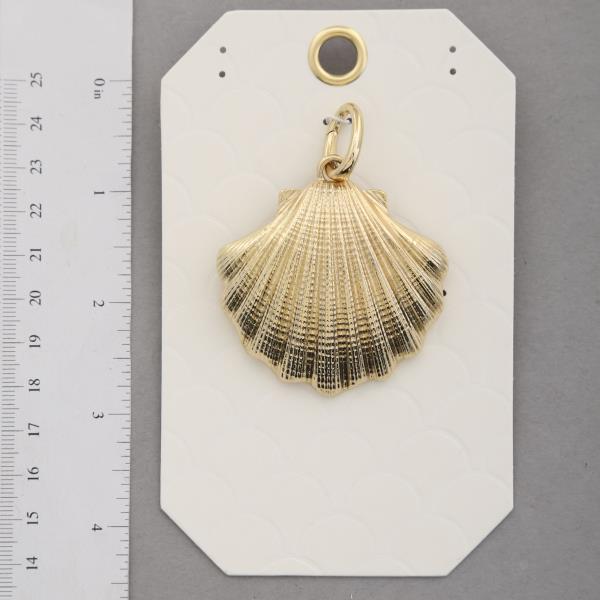 SEASHELL CHARM