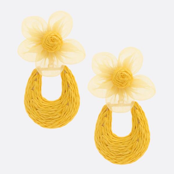 FLOWER RAFFIA DANGLE EARRING