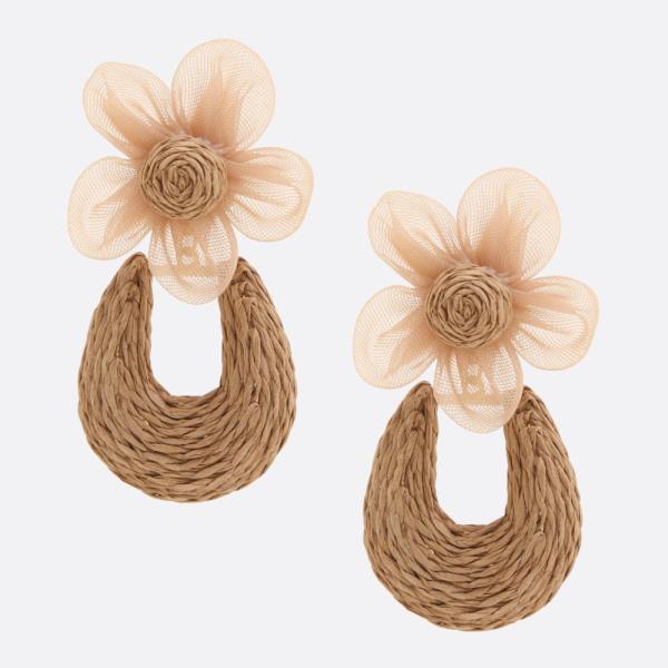 FLOWER RAFFIA DANGLE EARRING