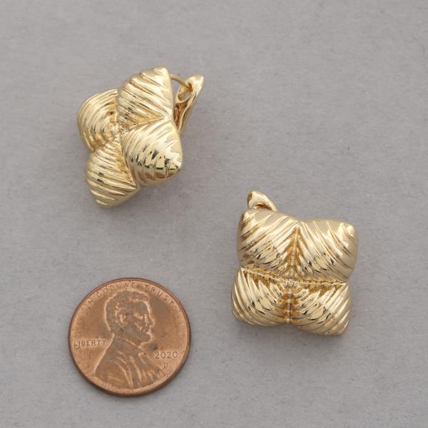 TEXTURED METAL EARRING