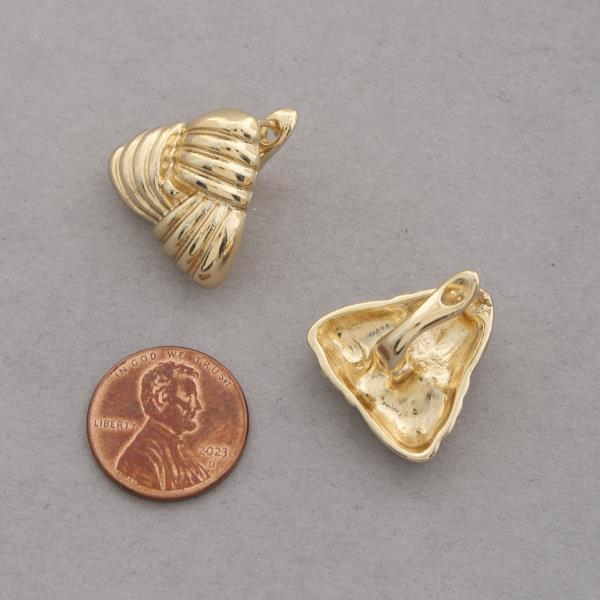 LINED METAL EARRING