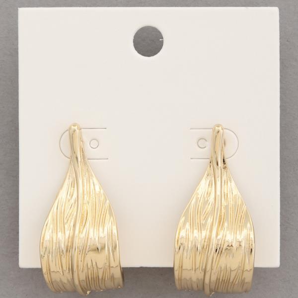 LEAF SHAPE METAL BENT EARRING