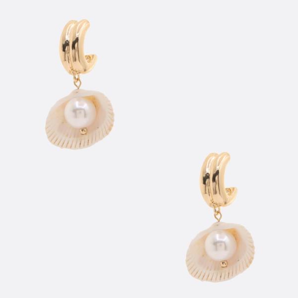 PEARL BEAD SEASHELL OPEN HOOP EARRING
