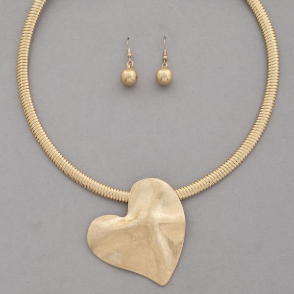 BENT METAL HEART NECKLACE