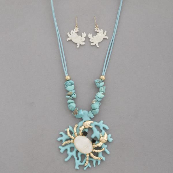 CORAL CRAP PENDANT NECKLACE