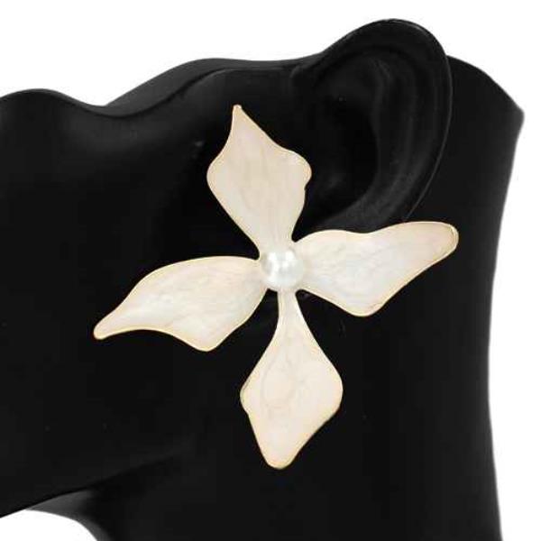 FLOWER PEARL BEAD EARRING