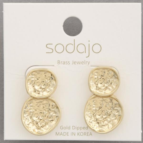 SODAJO HAMMERED METAL ROUND LINK GOLD DIPPED EARRING