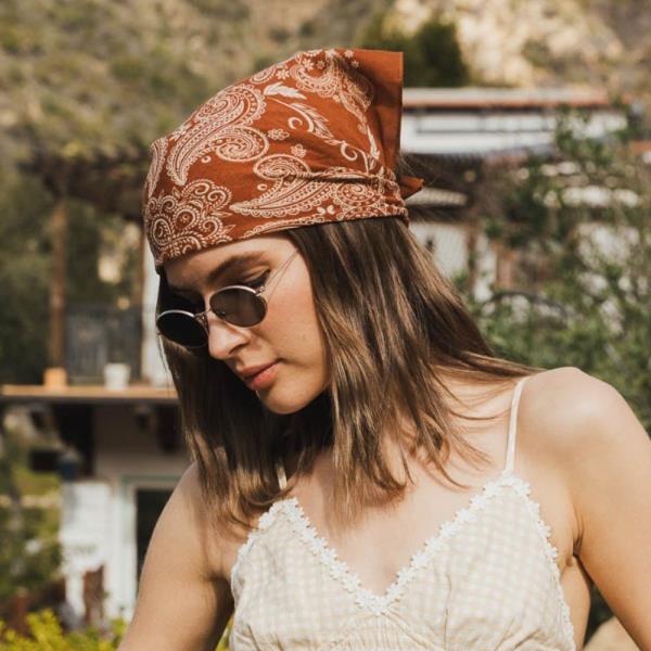 TIMELESS FLORAL PAISLEY BANDANA – FASHIONABLE & MULTI-PURPOSE