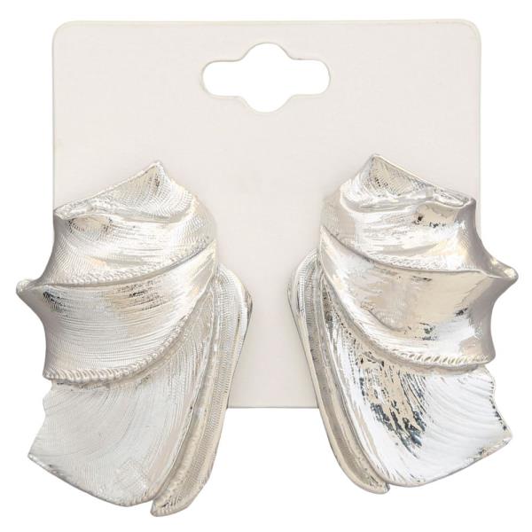 RUFFLE METAL EARRING
