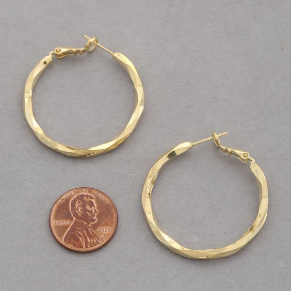 14K GOLD DIPPED WAVY HOOP METAL EARRING
