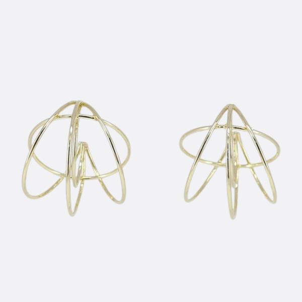 METAL EARRING