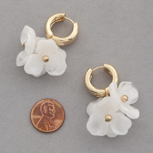 FLOWER CLUSTER HUGGIE EARRING