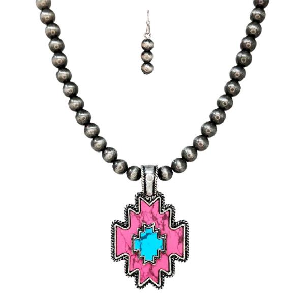 WESTERN PENDANT BEADED NECKLACE