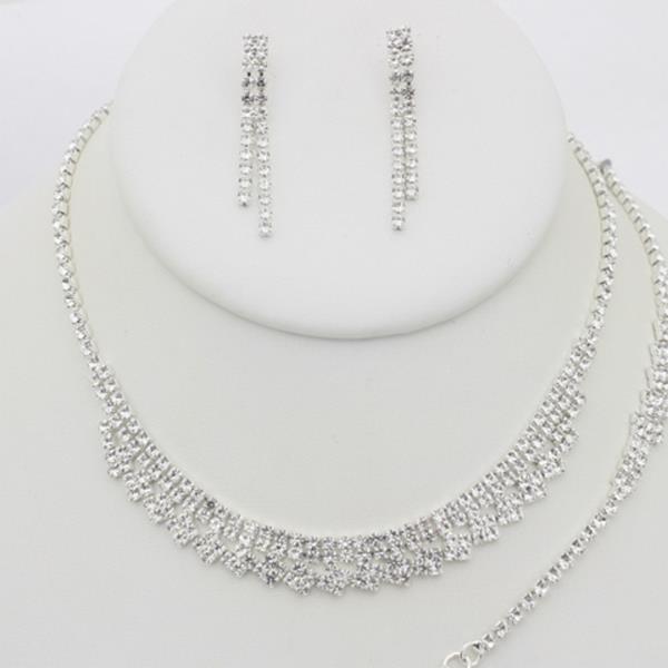 RHINESTONE NECKLACE