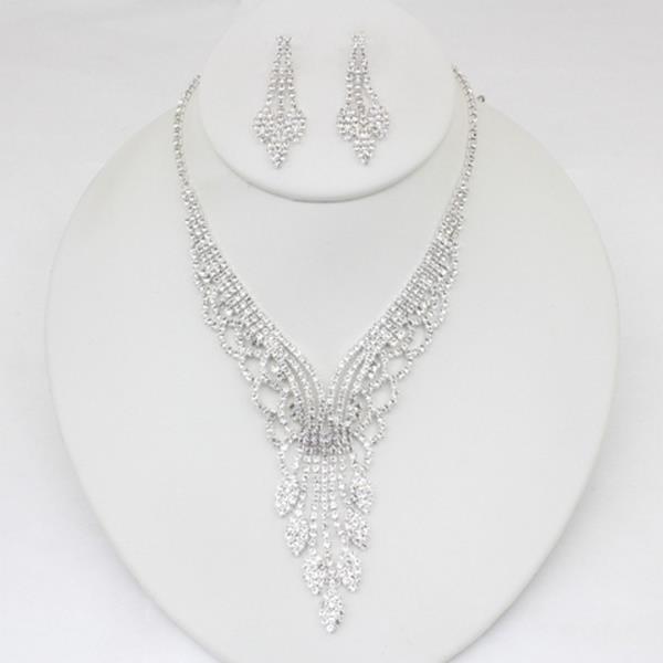 RHINESTONE NECKLACE