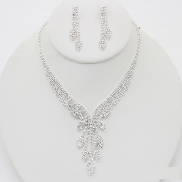 LEAF PATTERN RHINESTONE NECKLACE