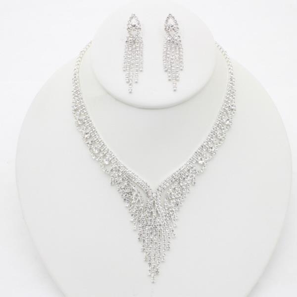 V SHAPE RHINESTONE NECKLACE