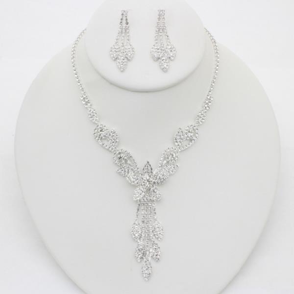 RHINESTONE NECKLACE