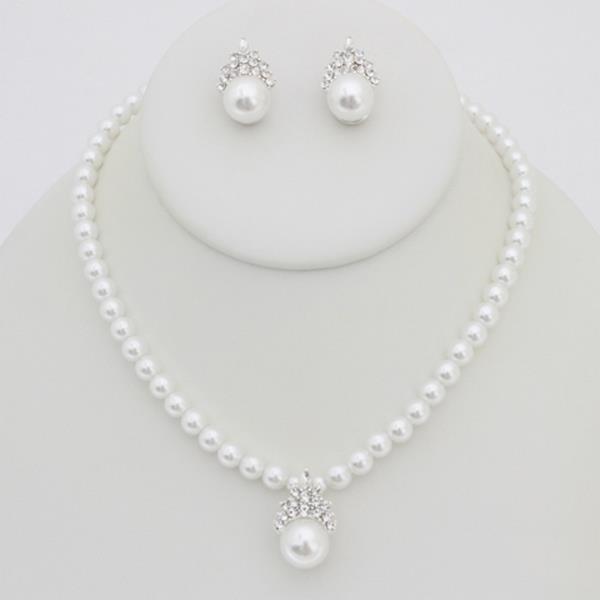 PEARL BEAD RHINESTONE NECKLACE