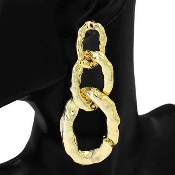 TEXTURED TRIPLE OVAL LINK DANGLE EARRING