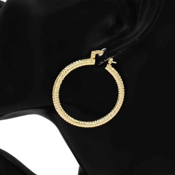 TEXTURED METAL HOOP EARRING