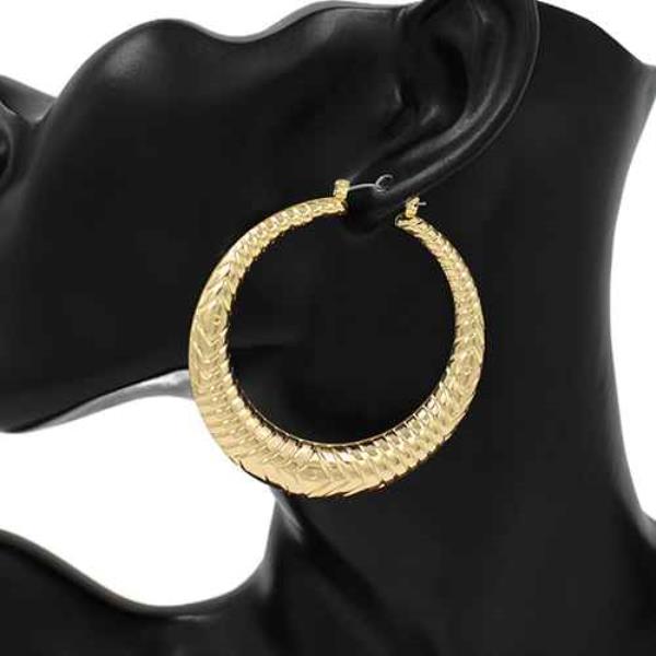 TEXTURED METAL HOOP EARRING