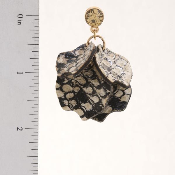 ANIMAL PRINT PETAL EARRING