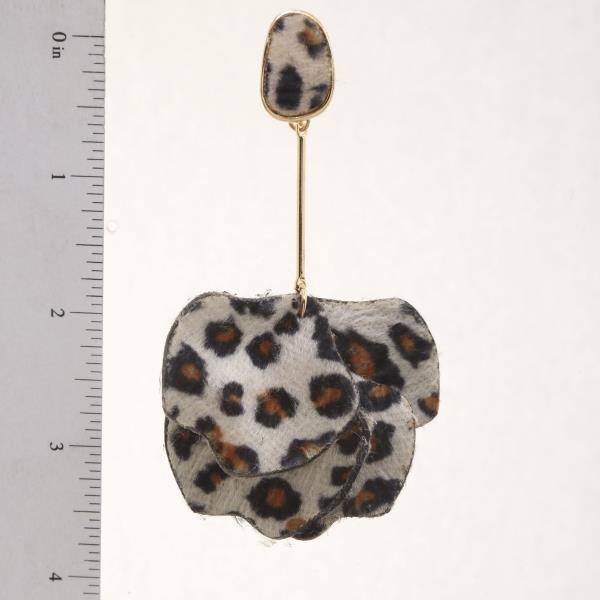 ANIMAL PRINT PETAL METAL BAR DROP EARRING