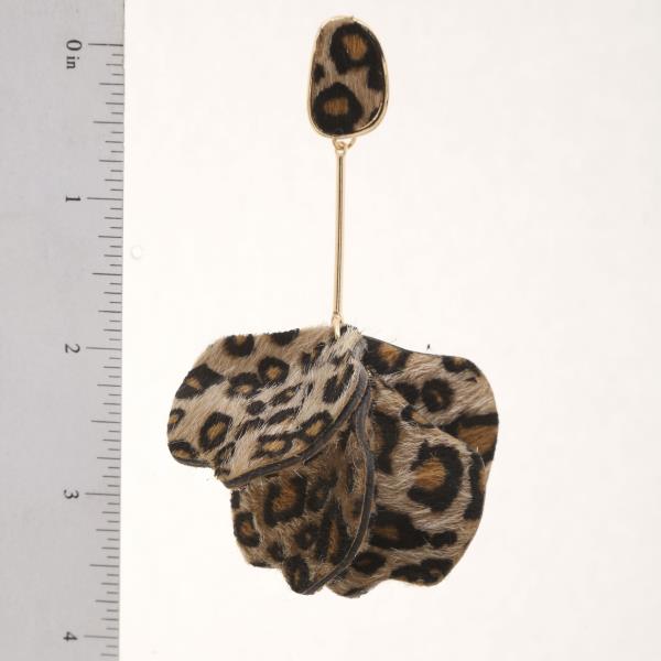 ANIMAL PRINT PETAL METAL BAR DROP EARRING