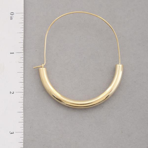 SODAJO GOLD DIPPED METAL OVAL HOOP EARRING