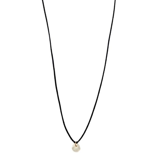 SHELL DISC THREAD NECKLACE