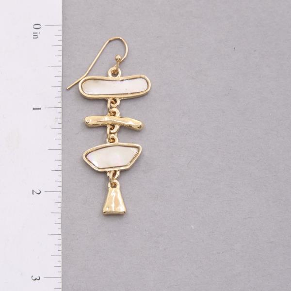 ORGANIC SHAPE METAL DANGLE EARRING