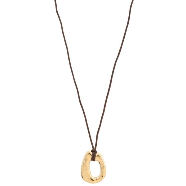 METAL PENDANT CORD NECKLACE
