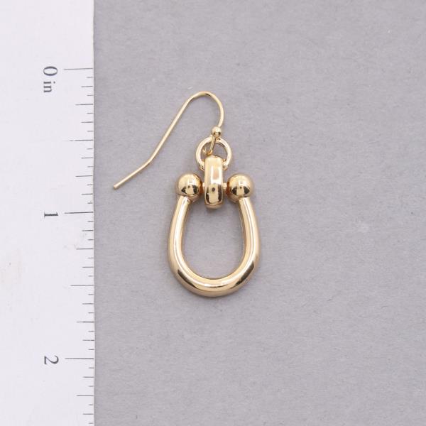 U SHAPE METAL DANGLE EARRING