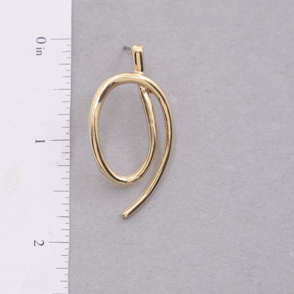 SWIRL METAL EARRING