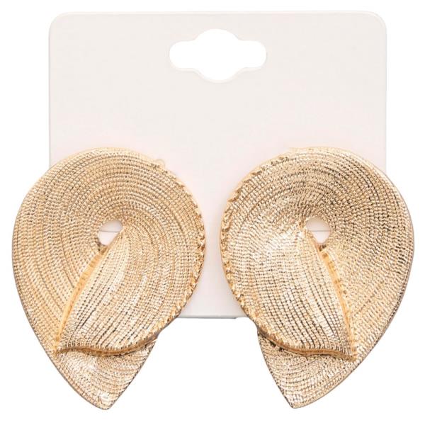 TEXTURED METAL EARRING