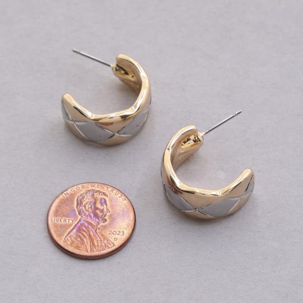 TWO TONE LINED OPEN HOOP EARRING