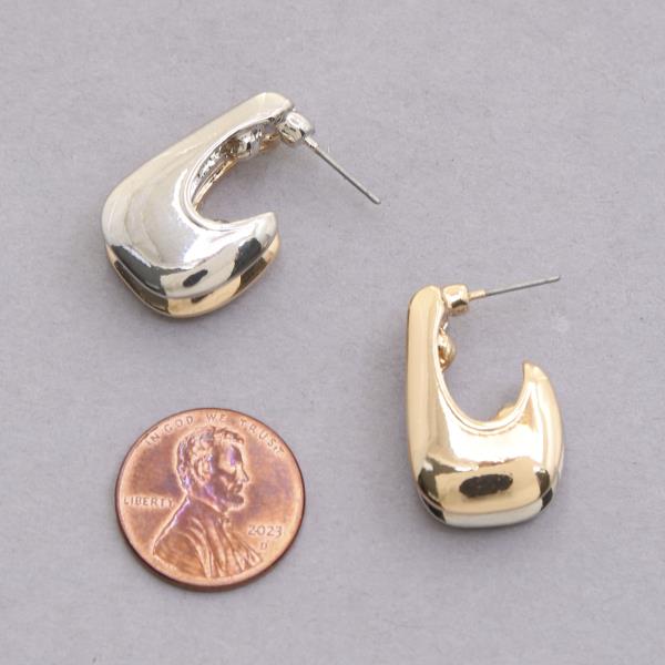 TWO TONE RECTANGLE METAL EARRING